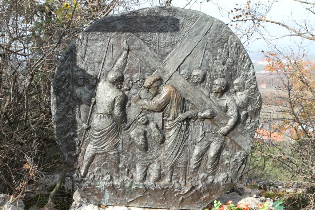 Jesus Carries His Cross