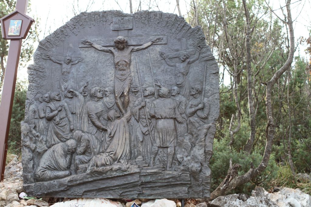 Jesus Dies on the Cross