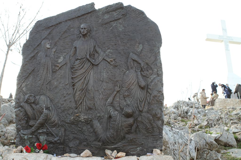 Jesus Rises from the Dead